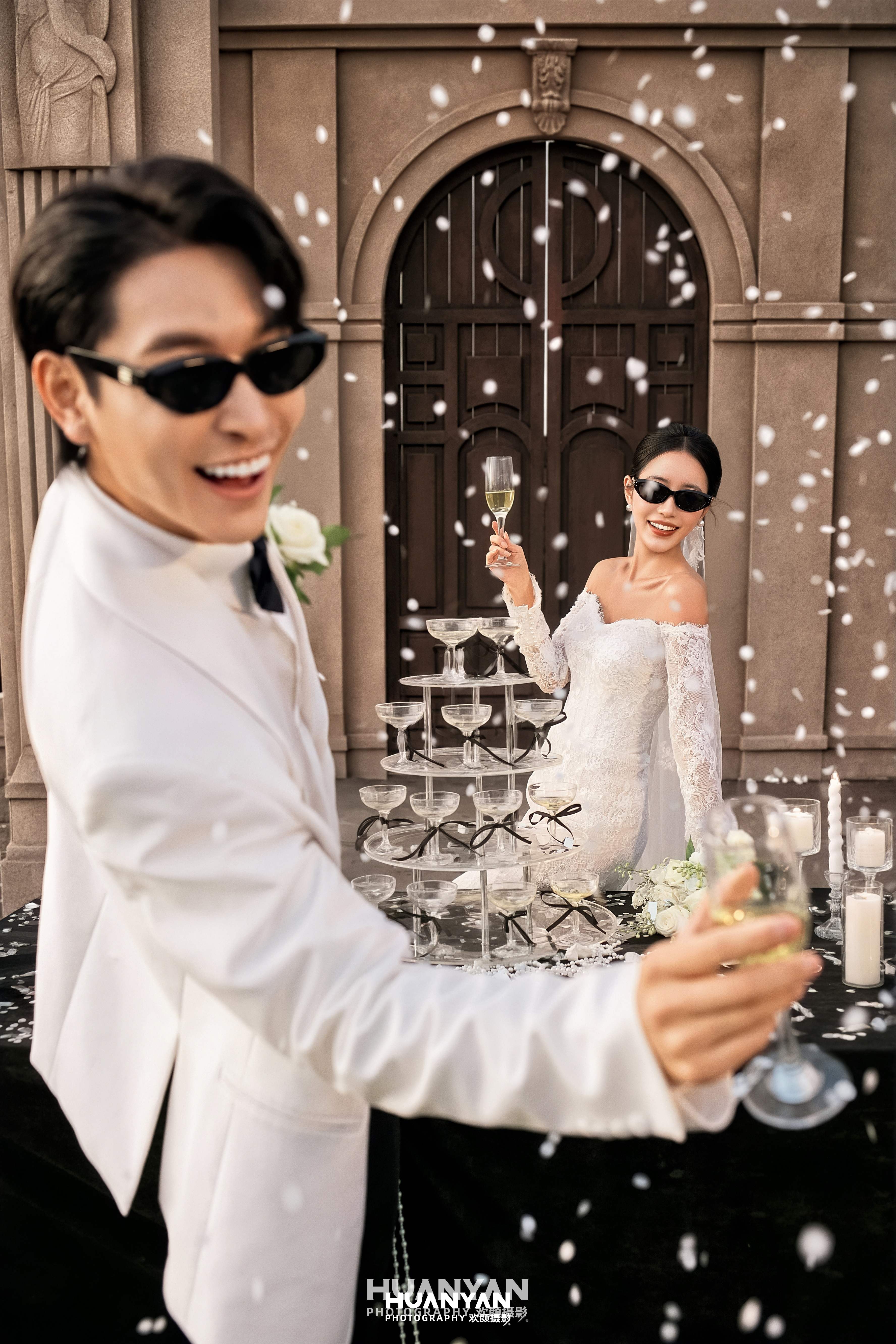 飞纱雀跃客片第7张｜轻奢高级婚纱照，摄于户外自然