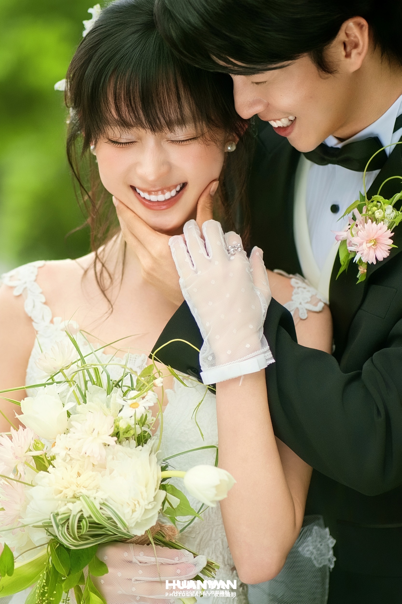 杯中盛夏客片第11张｜清新自然婚纱照，摄于户外自然