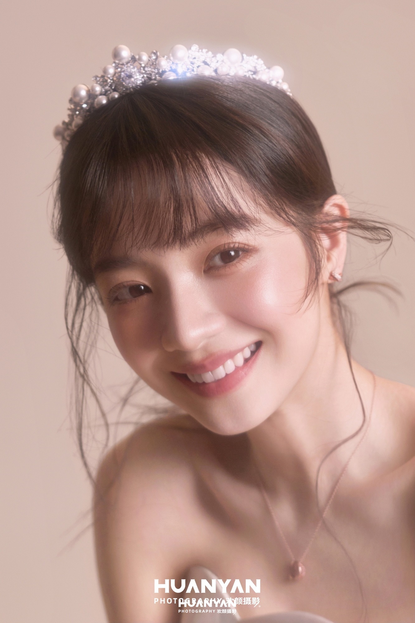 奶油玫瑰：韩式温柔婚纱照室内影棚实拍