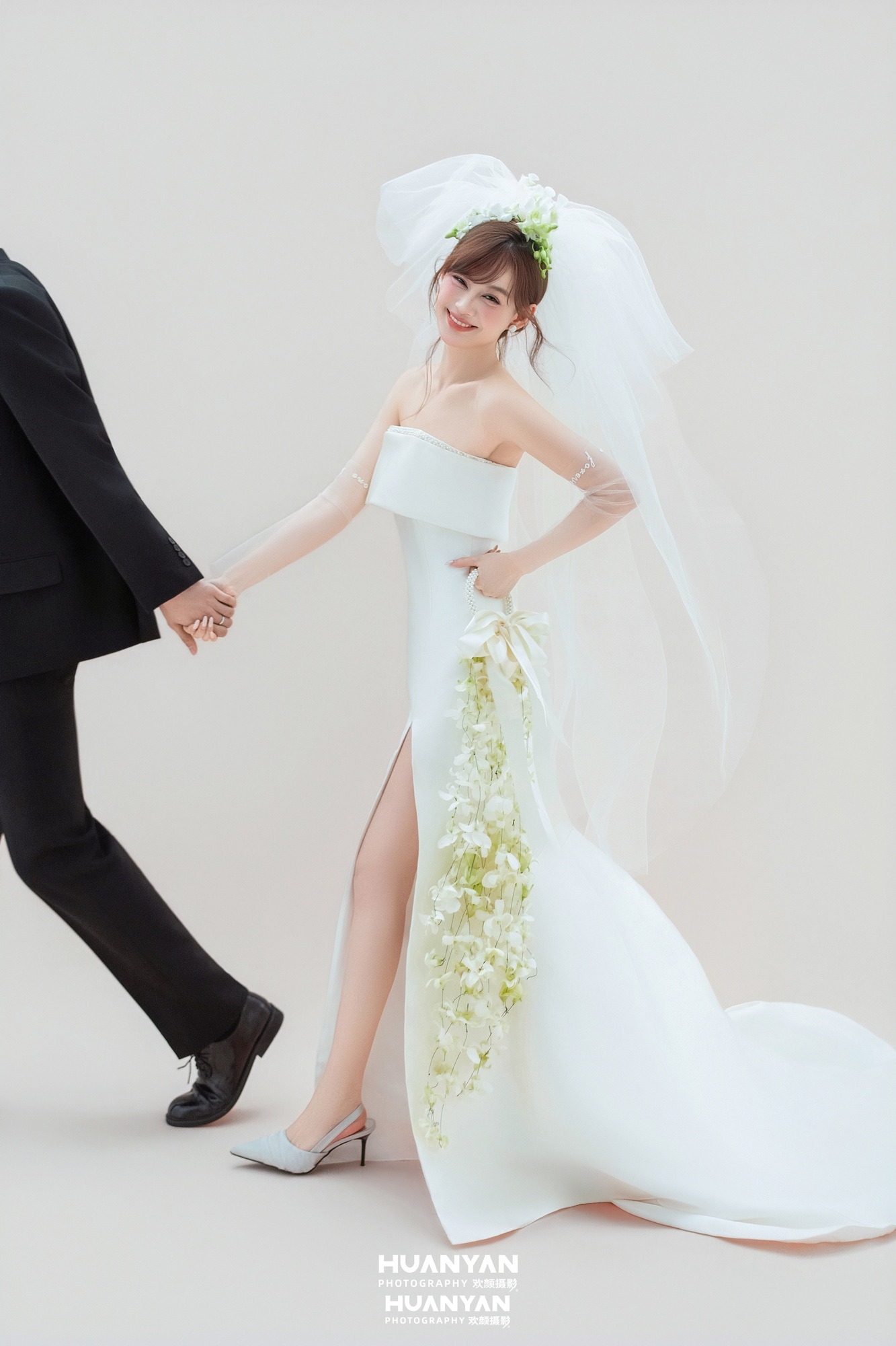 韩式温柔婚纱照 · 室内影棚场景 · 白兰花瀑客片