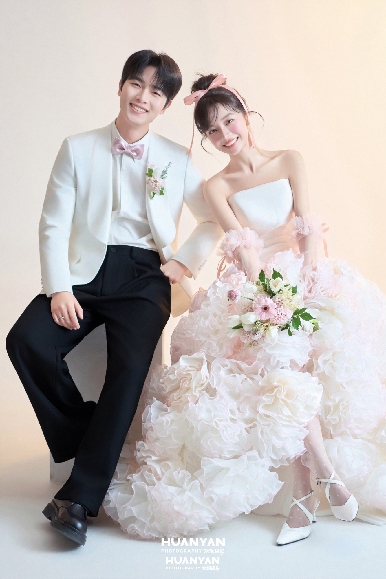 韩式温柔婚纱照 · 室内影棚场景 · 樱粉甜梦客片