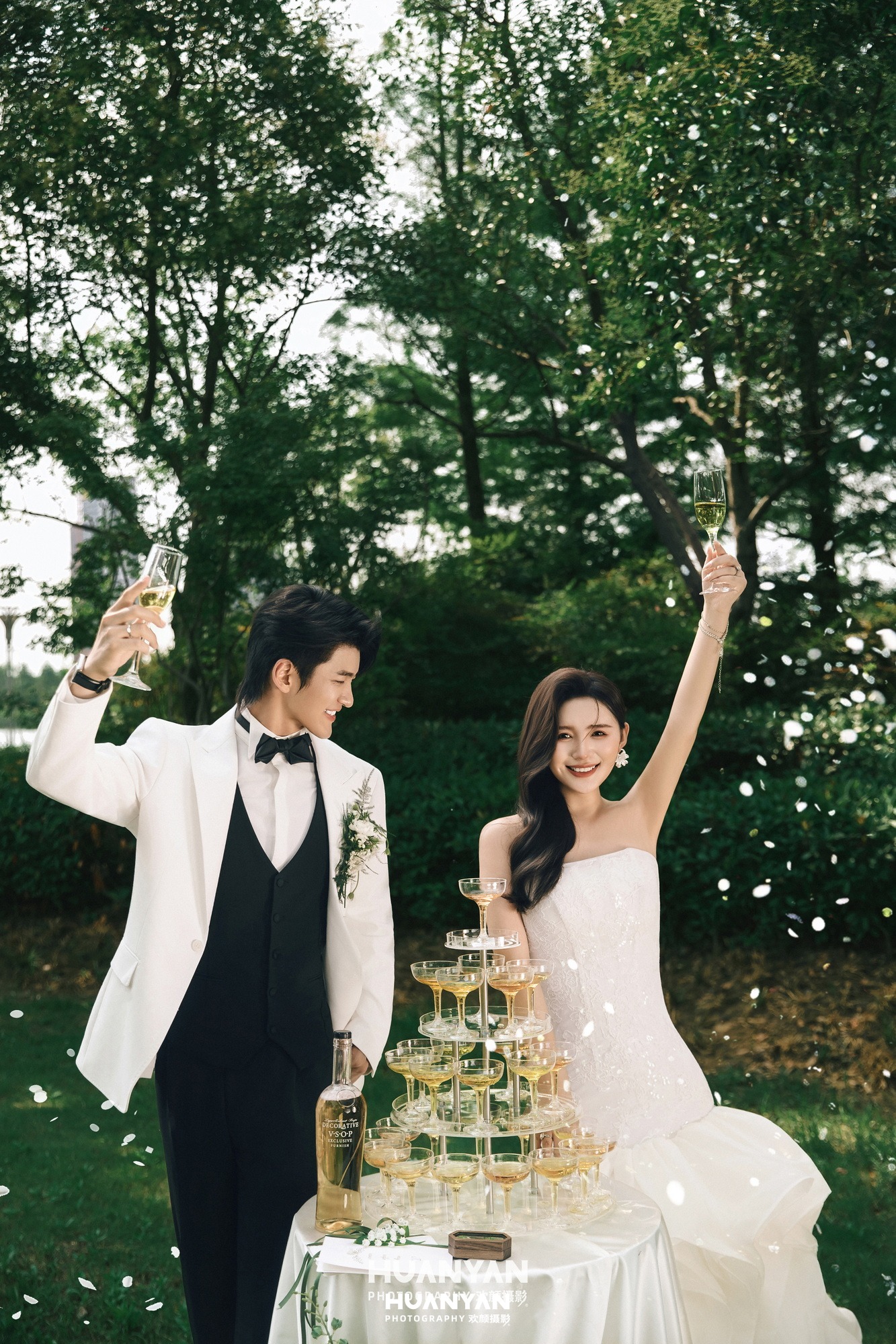 绿意花雨客片第3张｜清新自然婚纱照，摄于户外自然