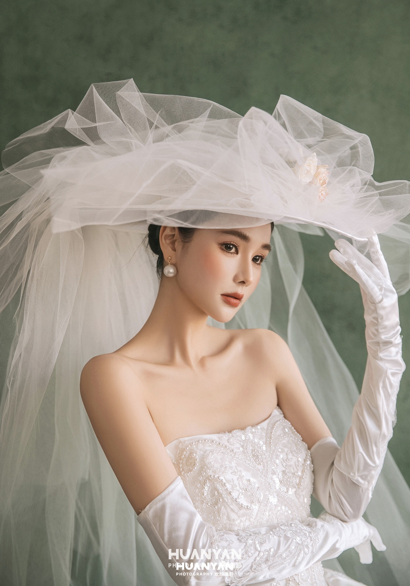 青帷之下：韩式温柔婚纱照室内影棚实拍