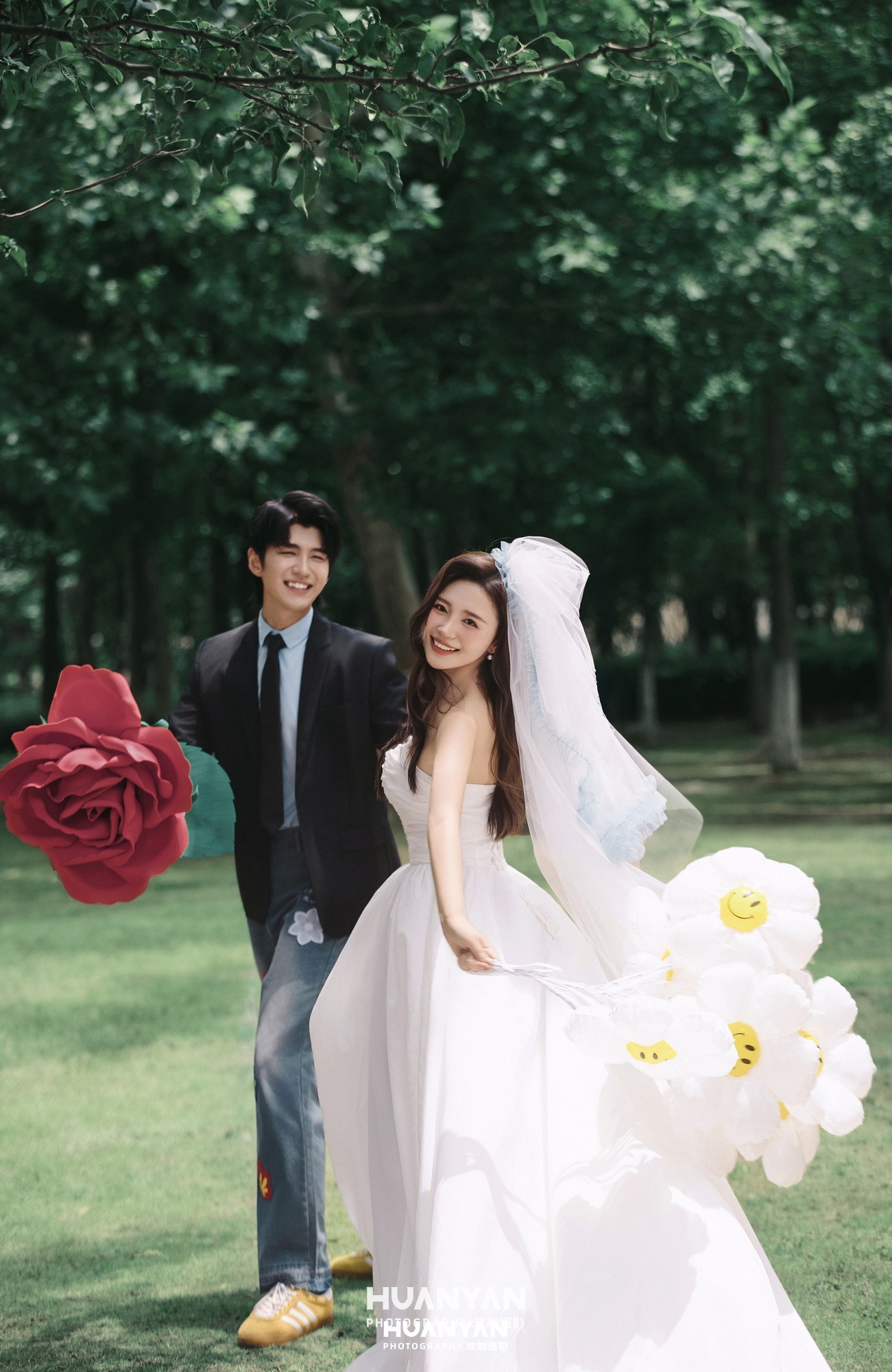 以花为誓客片第3张｜清新自然婚纱照，摄于户外自然