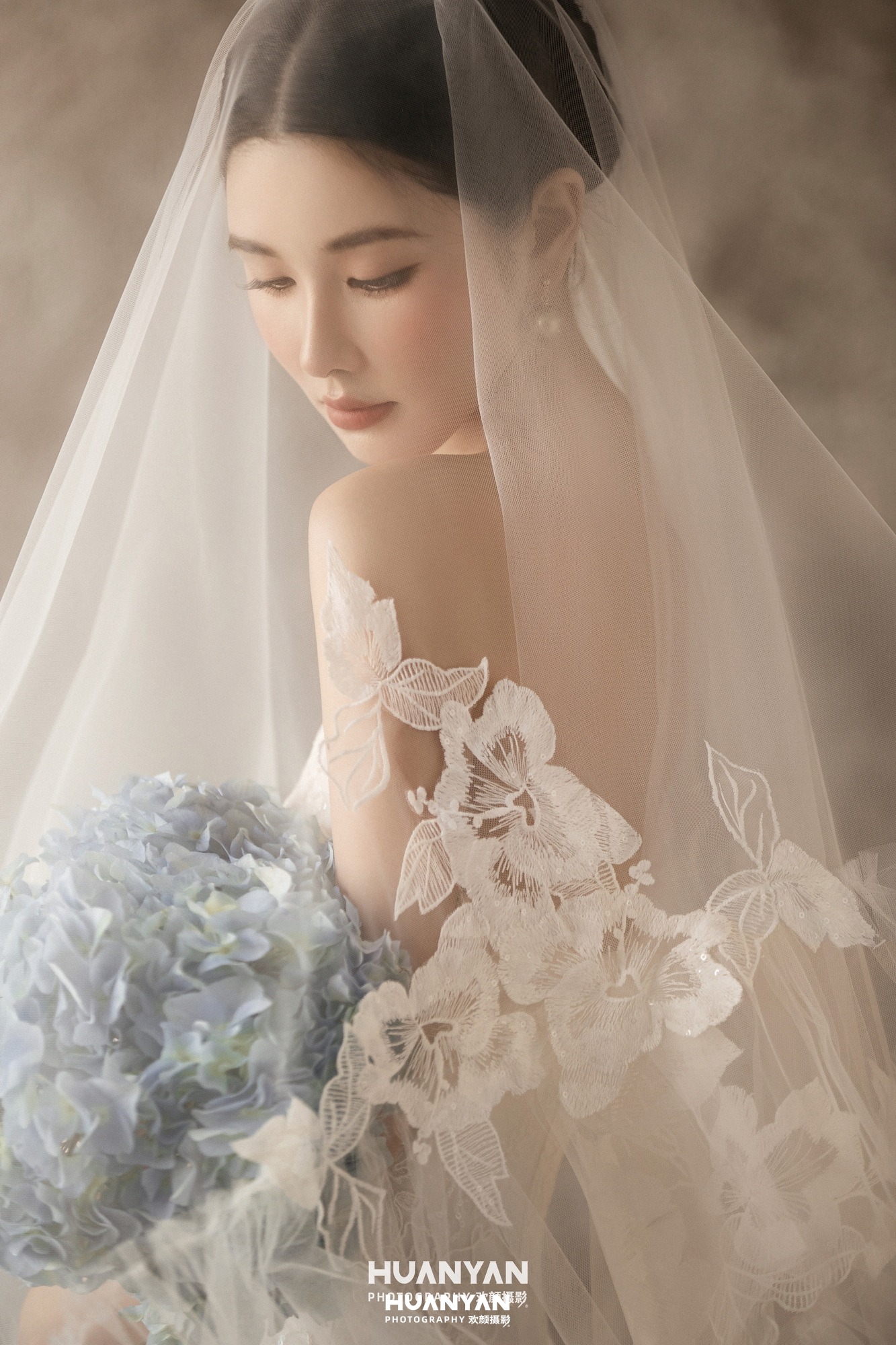 韩式温柔婚纱照 · 室内影棚场景 · 裙浪客片