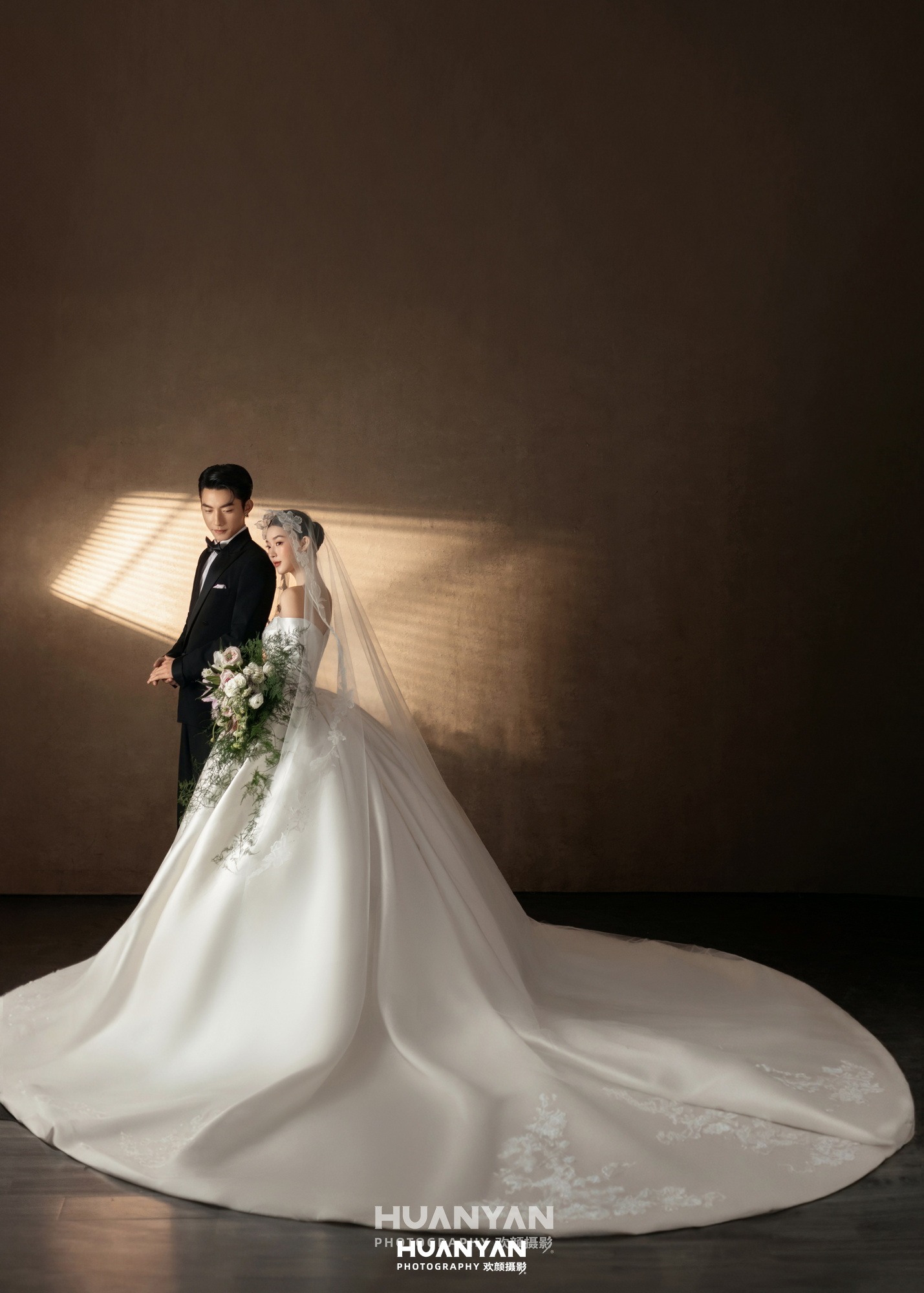 鎏光予序：浪漫唯美婚纱照室内影棚实拍
