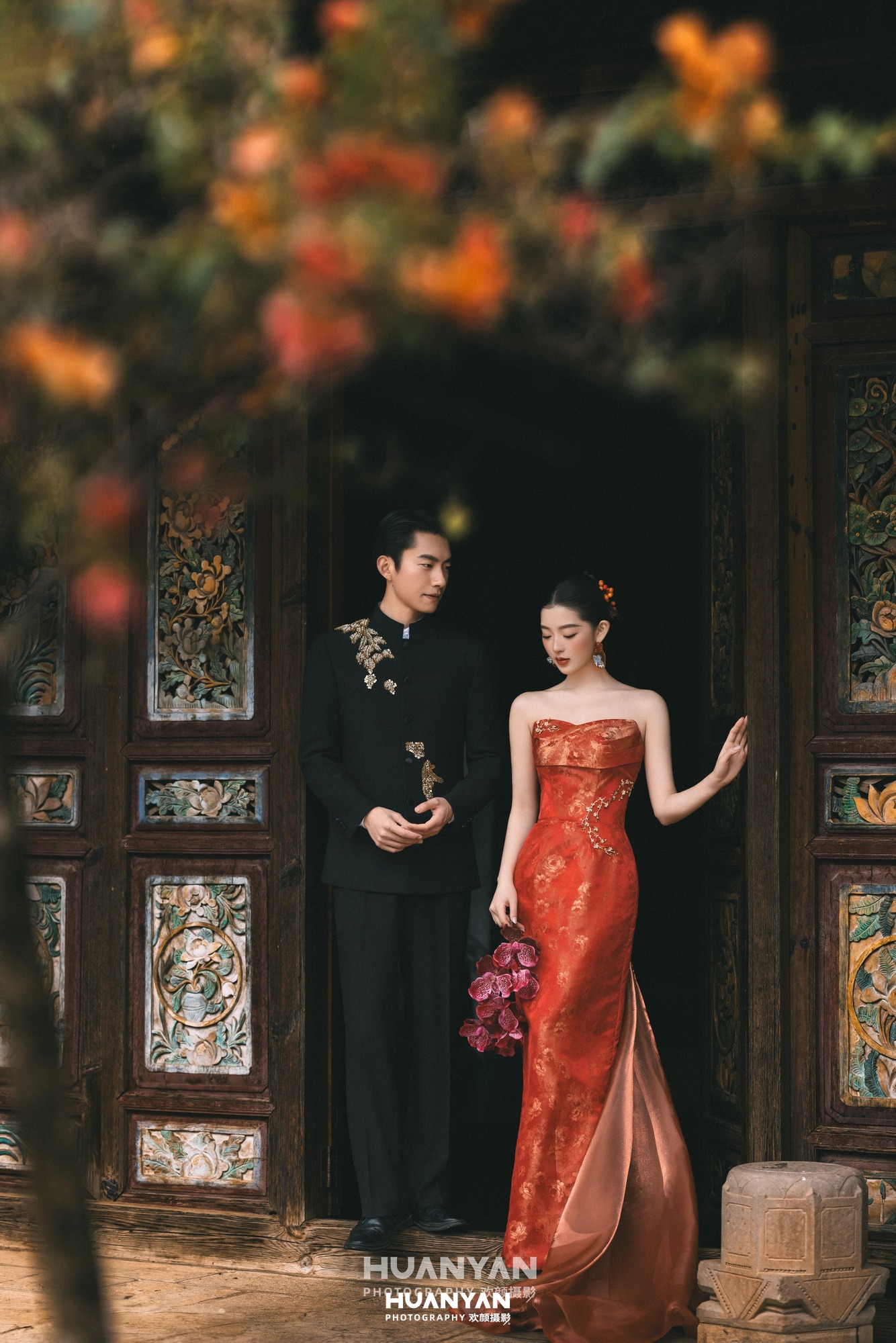 新中式婚纱照 · 老街胡同场景 · 朱门映红客片