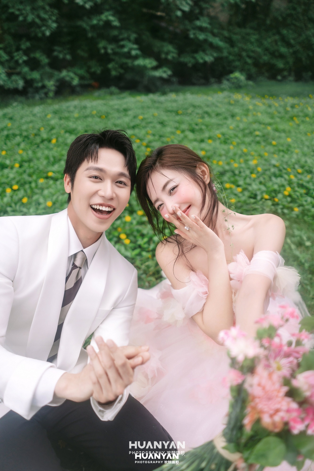 户外自然清新自然婚纱照实拍（粉纱拾春系列）