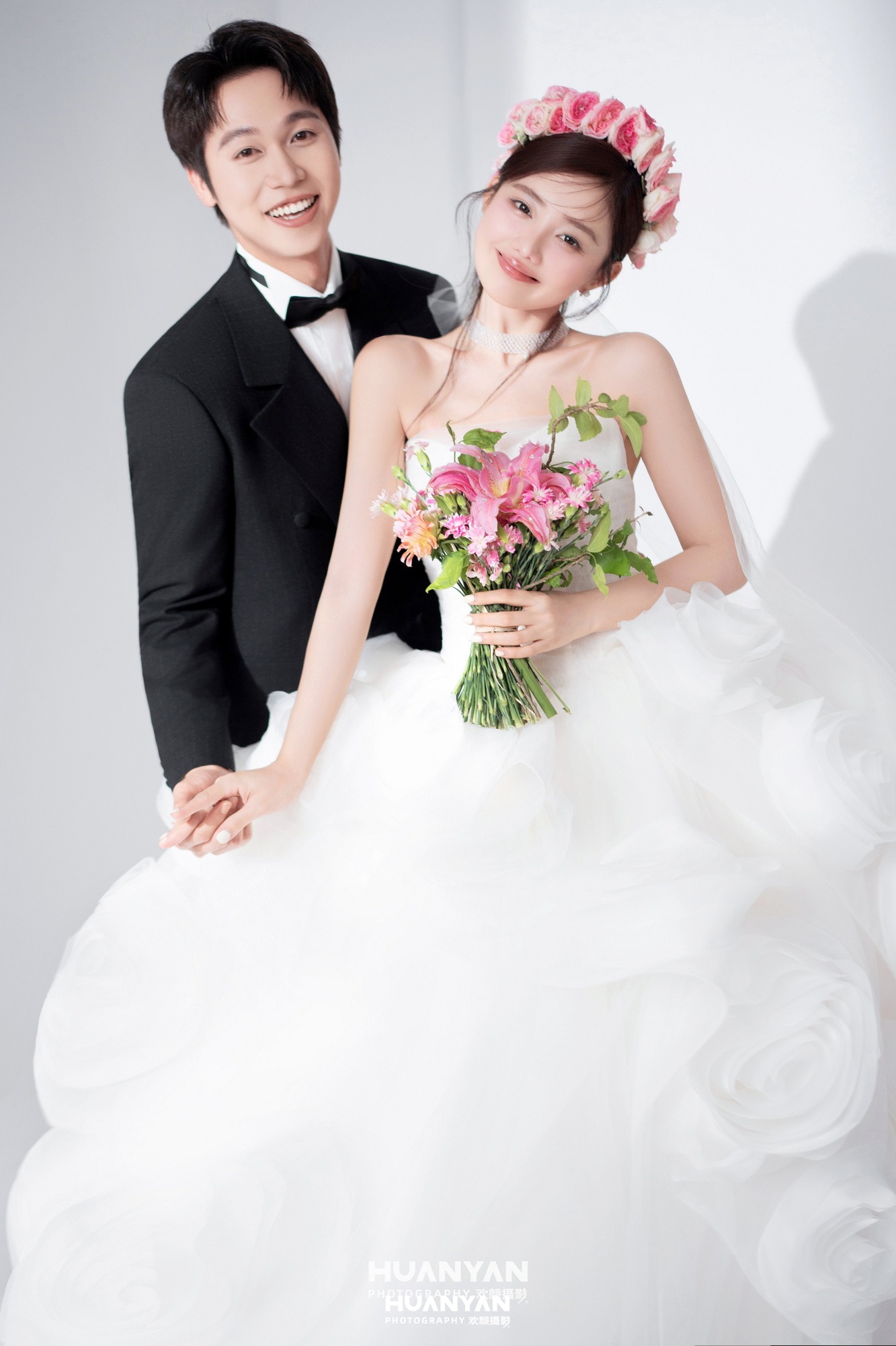 白境生花客片第7张｜韩式温柔婚纱照，摄于室内影棚