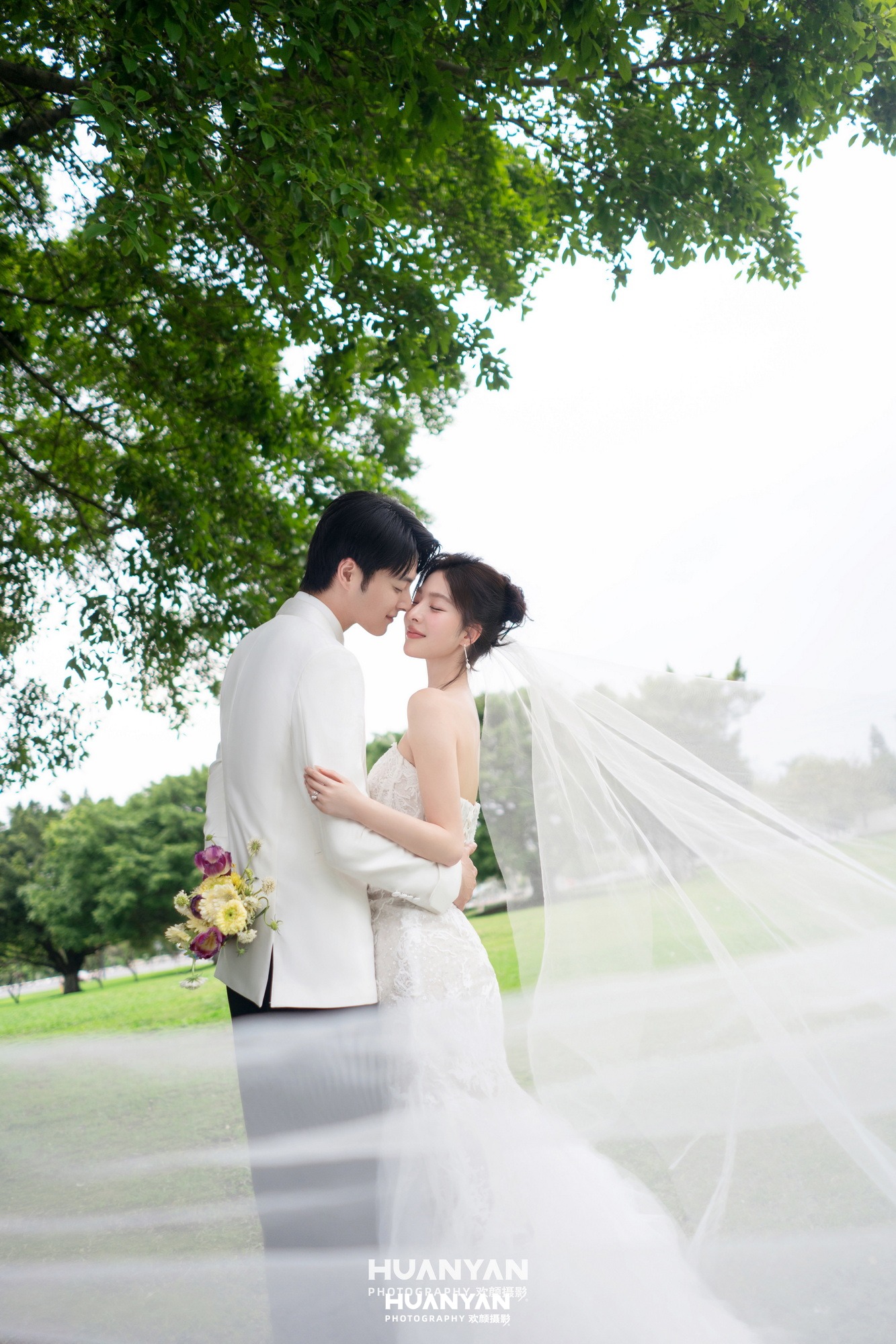草色新约：清新自然婚纱照户外自然实拍