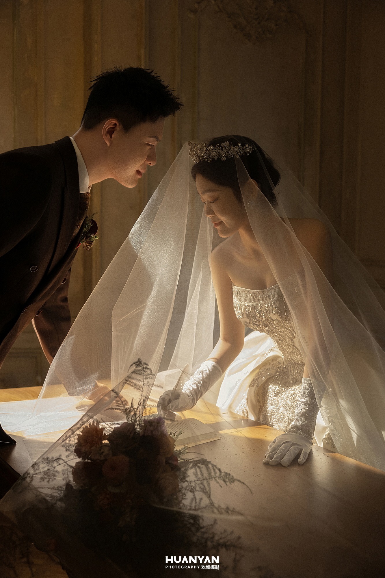 室内影棚油画质感婚纱照实拍（烛影摇纱系列）