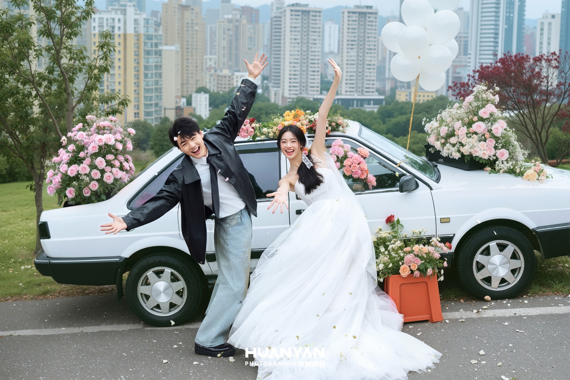 清新自然婚纱照 · 户外自然场景 · 白伞飞花客片