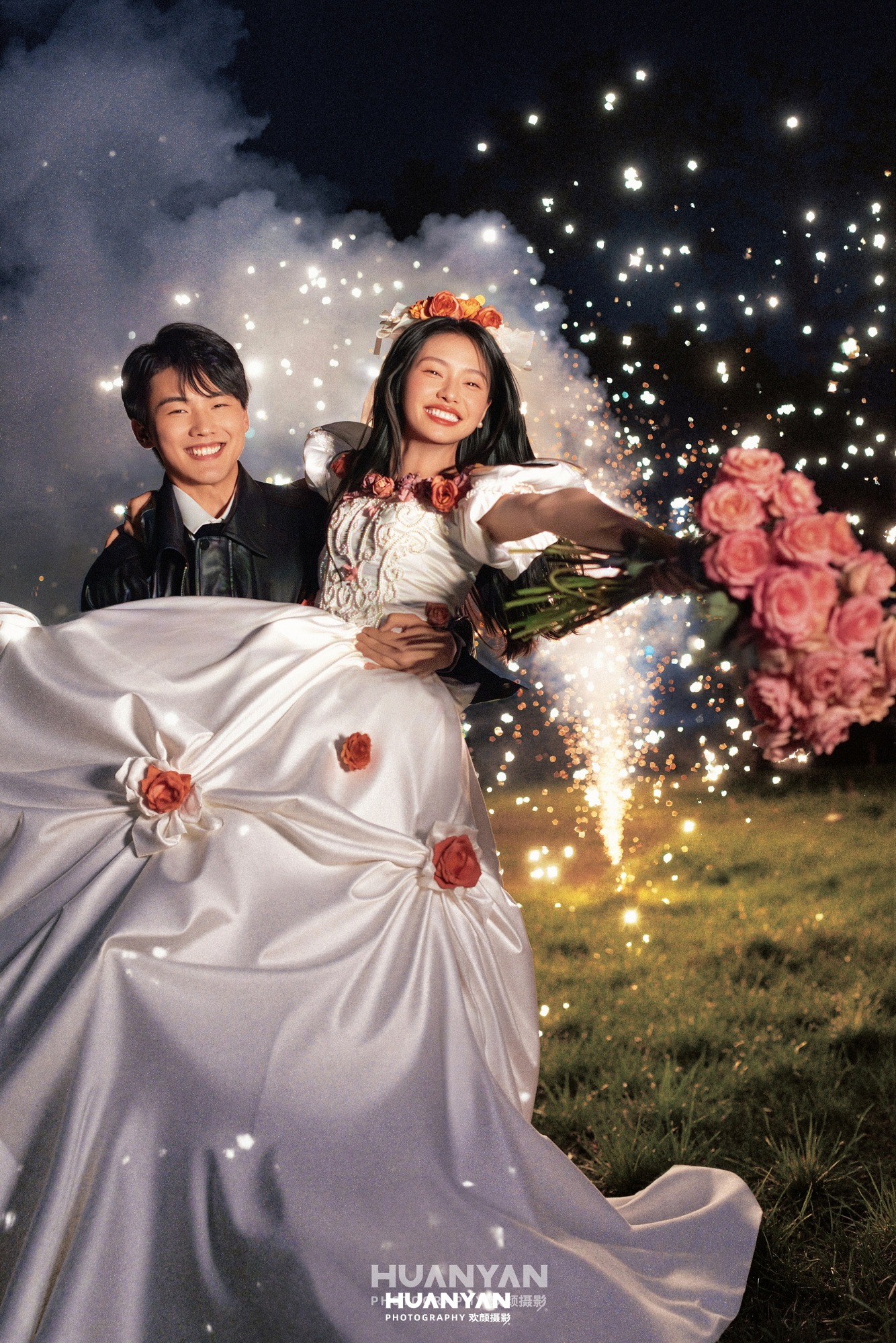 夜灯花雨客片第19张｜浪漫唯美婚纱照，摄于山顶