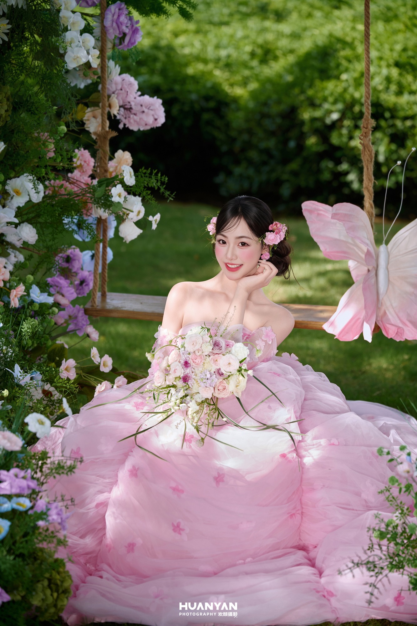 韩式温柔婚纱照 · 户外自然场景 · 帽檐藏花客片