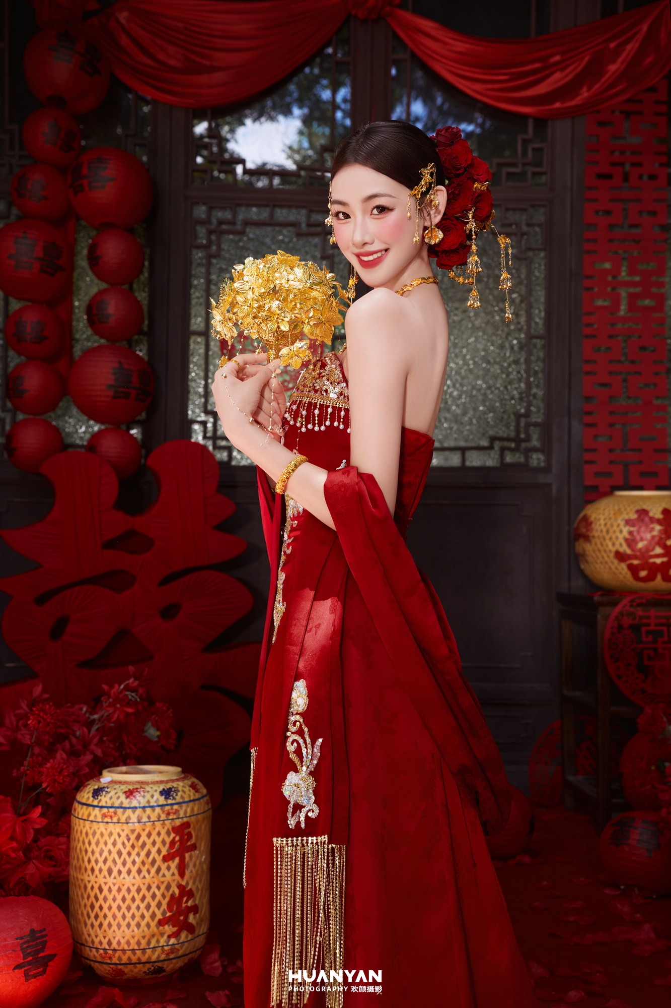 抱囍而归：中式喜嫁婚纱照古镇水乡实拍