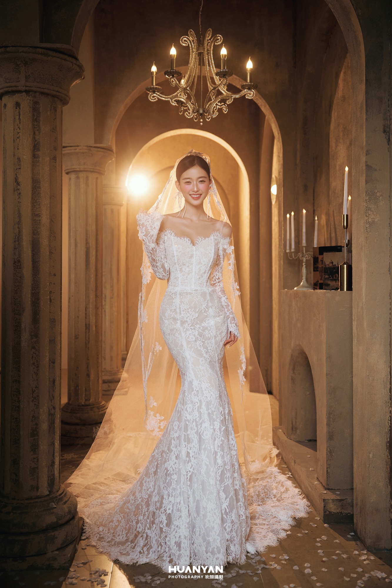 鎏金一吻：浪漫唯美婚纱照室内影棚实拍